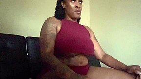 Sexy Thick Ebony Vixen Shakes Huge Ass Live