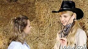 WATCH THESE JUICY 18+ TEENS LICK AND FUCK IN WILD LESBO GROUP!