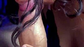 mamando la enorme verga del amigo de mi novio como puta