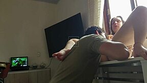 Loirinha rabuda, why not climb on the table and spread that pretty pussy wide?