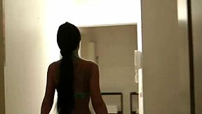 Deutsche 18+ Schlampe hart facegefickt, Fremder spritzt auf große Titten!