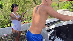 Colombian Athenea Rose bangs Max Betancur in public car wash