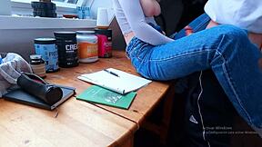 grabé a mi vecina culona chupando y cogiendo POV se viene duro en mi verga colombiana