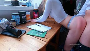 grabé a mi vecina culona chupando y cogiendo POV se viene duro en mi verga colombiana