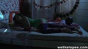 playing spooky pee games with this treat-or-treat squirter? 💦👻