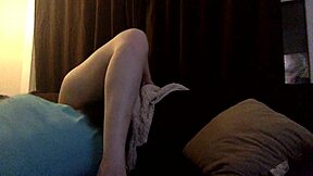 BIG ASS MILF FINGERS PUSSY ON SOFA!