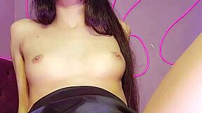 Ei professor, olha minha buceta molhada na aula particular?!