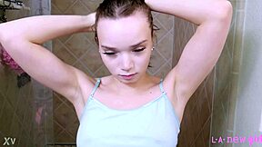 damn that fierce brunette looks hot post-shower