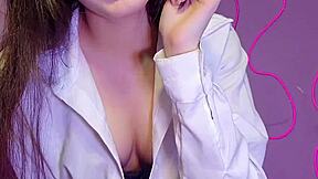 Ei professor, olha minha buceta molhada na aula particular?!