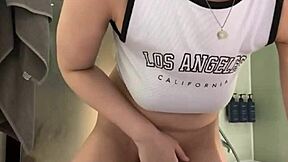 webcam teen extreme hotel pussy fingering wet orgasm squirt