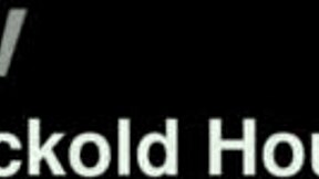 ruiva safada, quer ver ela enchendo o cu com rola preta grossa?