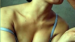 Linda Colombian puta shows fat ass dildo toy play