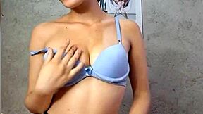 Linda Colombian puta shows fat ass dildo toy play