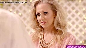 gorgeous bride carolina sweets tribs pussy with grandma julia ann