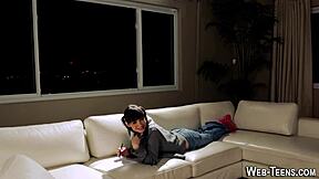 Little Petite Teen Gets Eaten Out In Hd With Fingers And Tongue