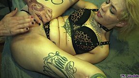 Sexy Tattooed Skank Bareback BWC Big Ass Action