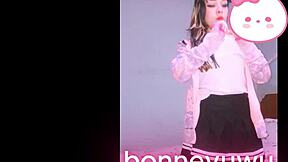 hey bonneyuwu shake that petite argentinian ass in skirt while masturbating