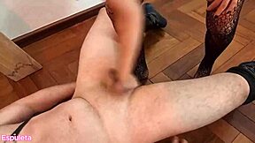 espuleta rainha kicks his balls hard 👑🍑 watch her dominate that fool 😈