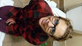 hotel thot gives dick jonas deepthroat amateur blowjob cumshot