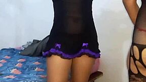 tirio de jovenes cachondas fallan al viejo con bbc chupando semen del coño