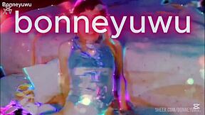 bonneyuwu, you sexy petite puta, show us that tiny tits shower tease in panties