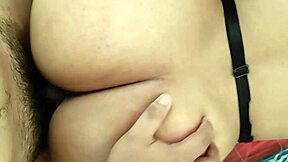 follando hermosa mexicana en misionero con gemidos calientes y squirt explosivo