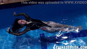 Petite Latina Jessica Bunny Wet Pussy Underwater Pool
