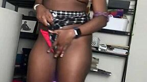 WOW SEXY BLACK PUSSY CUMS HARD RIDING DILDO TOY BAREFOOT!