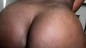 WOW SEXY BLACK PUSSY CUMS HARD RIDING DILDO TOY BAREFOOT!