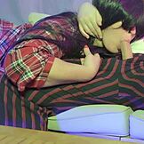 Forró görög latinák öklözik szűk puncijukat és szopják hatalmas farkakat vad összeállításban