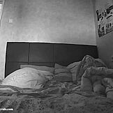 Ukryta kamera łapie drobną 18+ młodą w prywatnej chwili niezauważoną