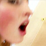 Pelirroja bajita pierde virginidad anal con polla grande!