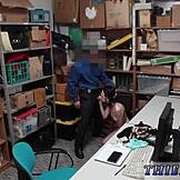 Худенькая рыжая тин 18+ пробует анал дилдо на вебкамере впервые, принимает член! 😲