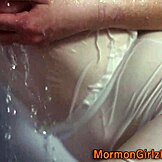 เลสเบี้ยนมอร์มอนรูดและเลียหีในห้องน้ำ หืม?