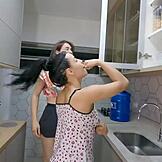 Meghívtam a barátomat, hogy csatlakozzon hozzánk, és mindent felvettem a lányokkal.