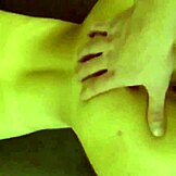 Najstniška študentka čuti intenzivno užitek med analom s fantom