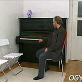 Fiatal nedves 18+ tini töltve öreg pasi farkával durva játékban