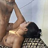 Seksi amaterska mlada punca z velikimi joški trdo jebana