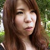 Tímida japonesa novata ansiava por gozada profunda na buceta peluda. Ela conseguiu exatamente o que queria.