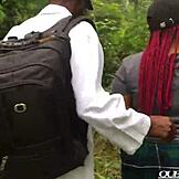 Lokal Læge og BBW Student Blir Ville med Lekesaker i Skogen.