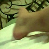 夫の巨大チンポがマンコに入る時の彼女のショック顔を見ろ！