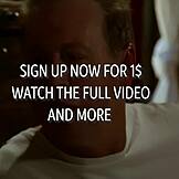 Hysterische vader geschokt als dochter striptease doet in bioscoop