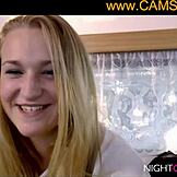 Tiener gebruikt in de bang bus na school voelt intens