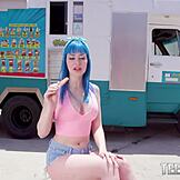 Jewelz Blu dan Mike Mancini kongsi ais krim panas dan aksi POV hardcore