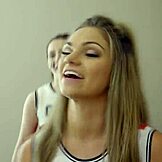 bff elkapott, ahogy creamezem a bratty siss punciját vad akcióban