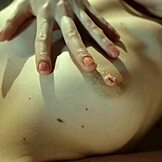 Hé mooie tiener 18+, blijf jezelf aanraken op die bank