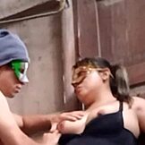 Dostal jsem virální blowjob od nevlastní sestry po praní, je skvělá v sexu