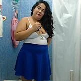 Stepdaughter virgin ketahuan onani, dapat disiram kencing dan cumshot muka.