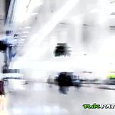 oye, ¿quieres ver cómo el coño peludo de estas putas asiáticas lindas se folla duro?