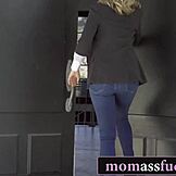 الناضجة الشقراء ليلي جيمس تتفق على صفقة شرجية مع المتنمر. تأخذ نيك شرجي قاسي مثل محترفة!